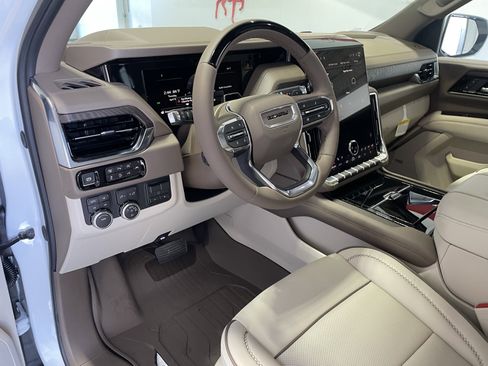 New 2026 GMC Yukon XL Denali w/ Denali Reserve Package image 16