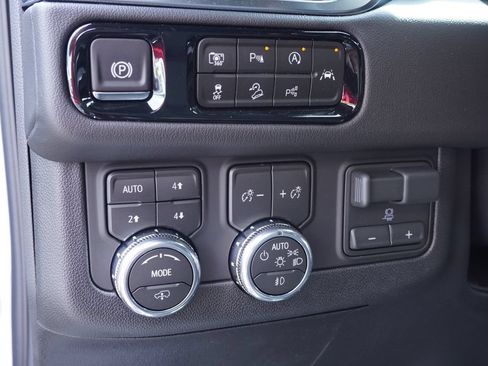 New 2026 GMC Yukon XL Denali w/ Denali Reserve Package AWD/4WD image 20
