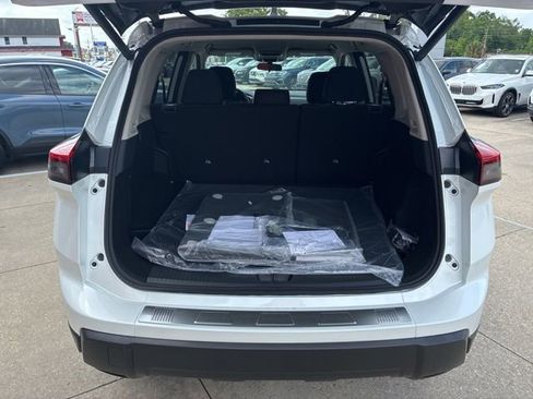 New 2026 Nissan Rogue SV FWD image 7