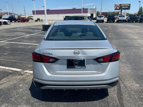 Used 2023 Nissan Altima 2.5 S FWD image 5
