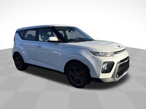 Used 2021 Kia Soul EX image 3