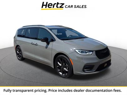 Used 2025 Chrysler Pacifica Limited