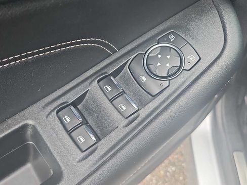 Used 2022 Ford Edge Titanium AWD/4WD image 15