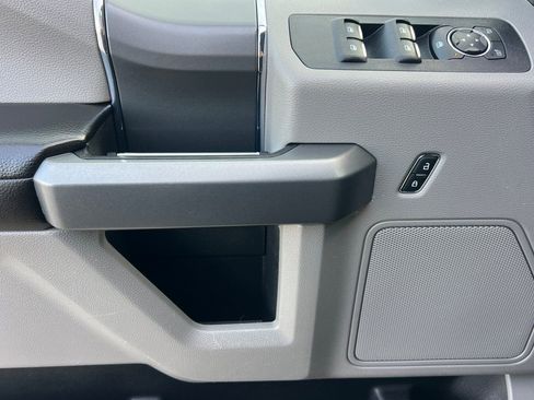 Used 2018 Ford F150 XLT image 11