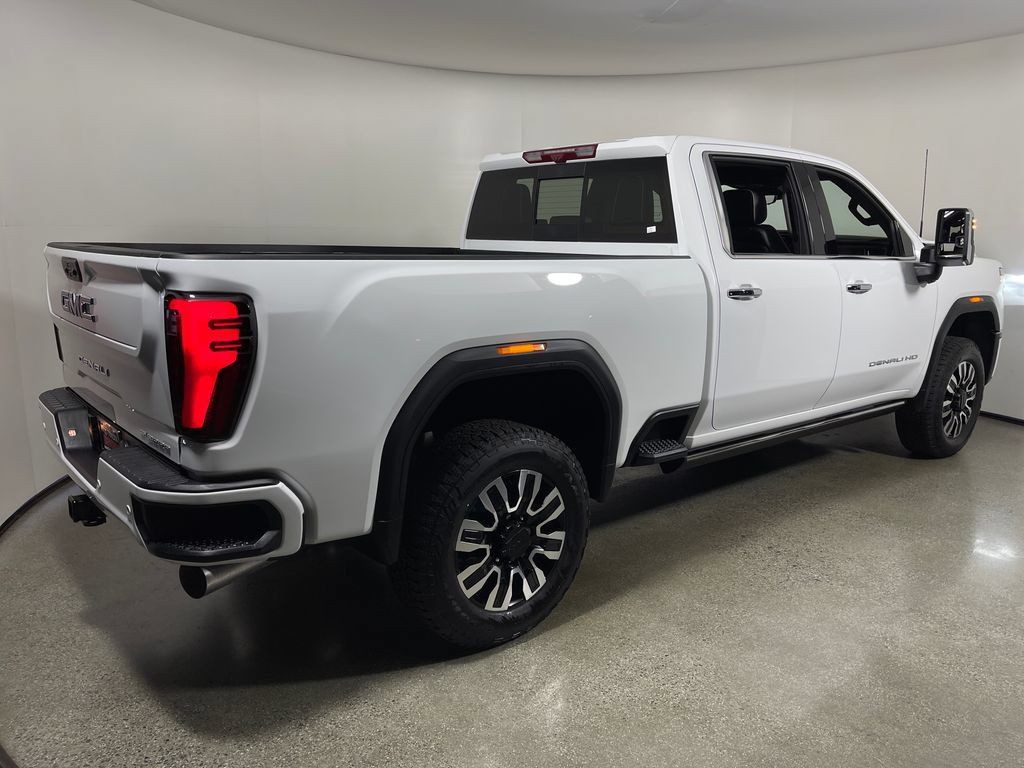 Used 2025 GMC Sierra 2500 Denali Ultimate w/ Max Trailering Package AWD/4WD image 3