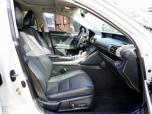 Used 2016 Lexus IS 200t image 13