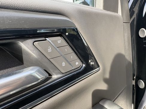 New 2026 GMC Yukon Denali w/ Sun & Power Step Package AWD/4WD image 17