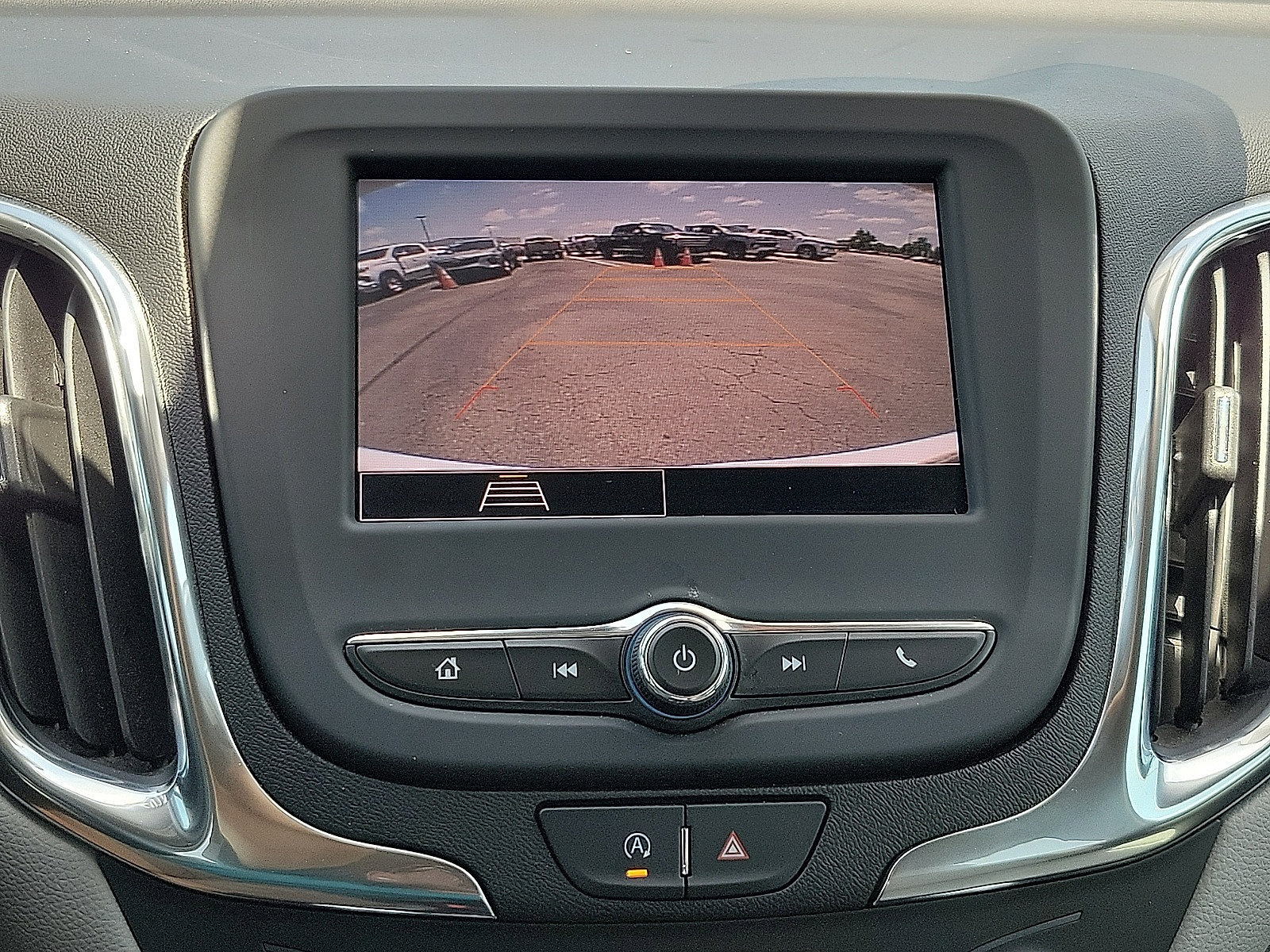Used 2024 Chevrolet Equinox LT FWD image 16