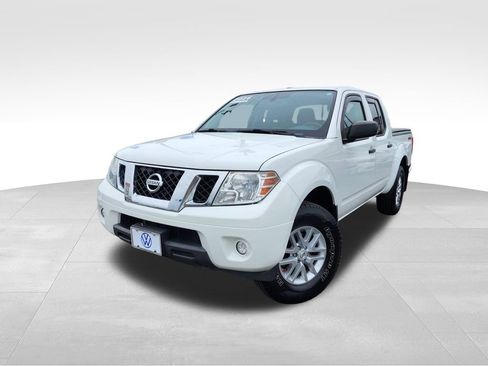 Used 2016 Nissan Frontier SV w/ SV Value Truck Package AWD/4WD image 3