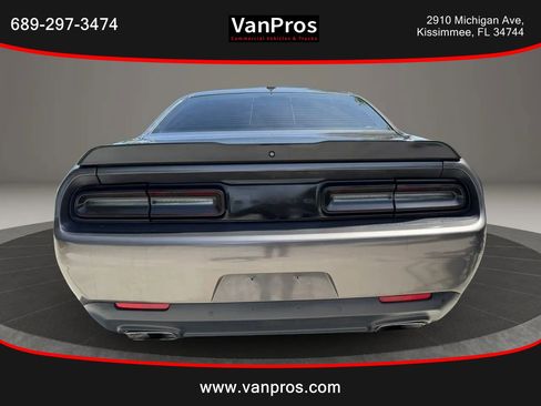 Used 2015 Dodge Challenger R/T Scat Pack w/ Leather Interior Group RWD image 4