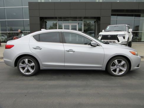 Used 2013 Acura ILX w/ Premium Package FWD image 11
