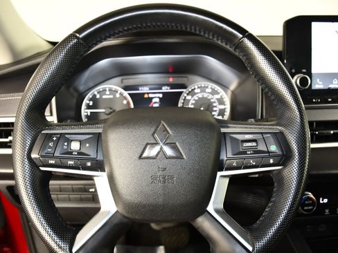 Used 2024 Mitsubishi Outlander SE AWD/4WD image 19