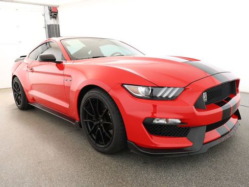Used 2019 Ford Mustang Shelby GT350 w/ Technology Package image 3
