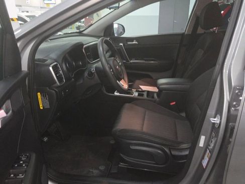 Used 2020 Kia Sportage LX image 3