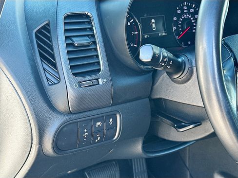 Used 2017 Kia Forte S w/ S Technology Package image 10
