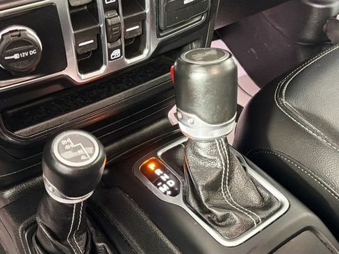 Used 2021 Jeep Wrangler Unlimited Sahara w/ Uconnect 4C Nav & Sound Group image 17