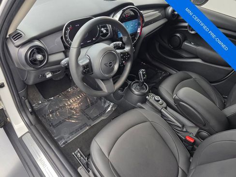 Used 2024 MINI Cooper 4-Door Hardtop w/ Storage Package FWD image 10