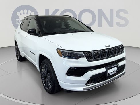 Used 2023 Jeep Compass High Altitude w/ Driver Assist Group I AWD/4WD image 10