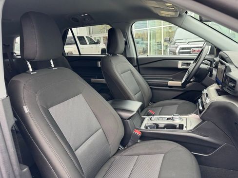 Used 2022 Ford Explorer XLT image 19