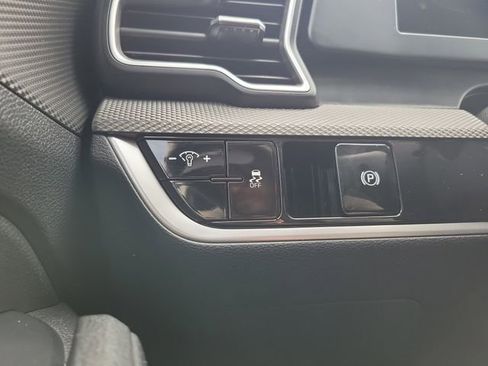 Certified 2025 Kia Sportage LX FWD image 23