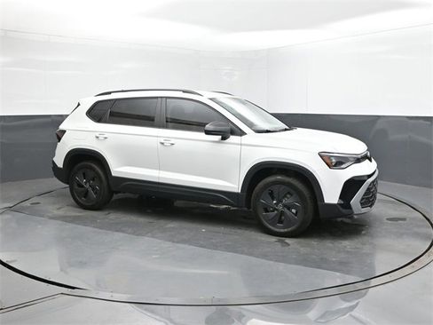 New 2025 Volkswagen Taos S image 17