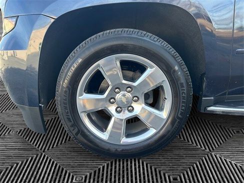 Used 2020 Chevrolet Suburban Premier image 14