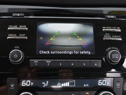 Used 2017 Nissan Rogue Sport SV FWD image 22