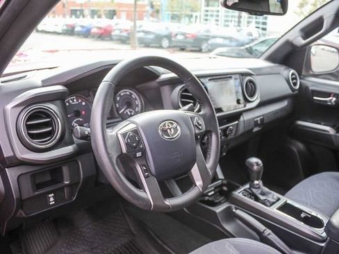 Used 2017 Toyota Tacoma TRD Sport w/ Tow Package image 22