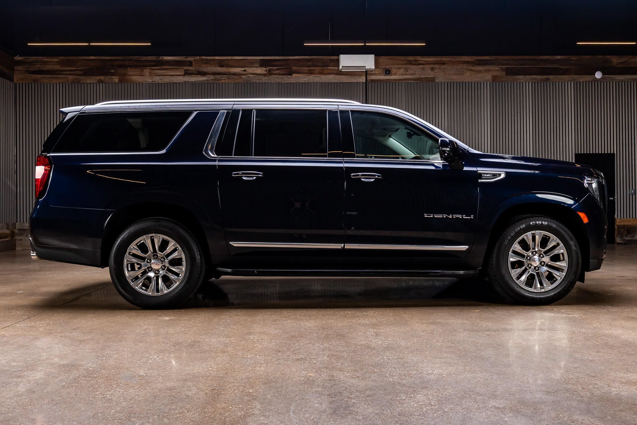 Used 2021 GMC Yukon XL Denali RWD image 10