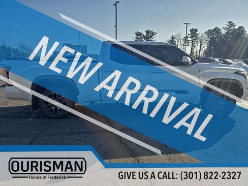 Used 2023 Toyota Tundra Platinum image 9