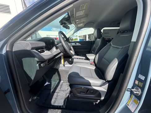 New 2026 Ford Explorer Active w/ Active Comfort Package image 9