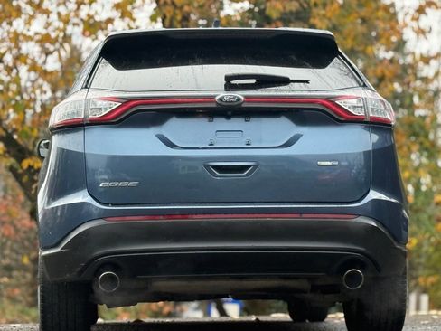 Used 2018 Ford Edge SE image 8