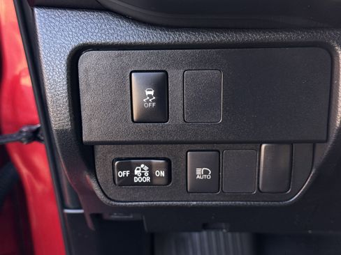 Used 2021 Toyota Tacoma SR w/ SR Convenience Package image 18