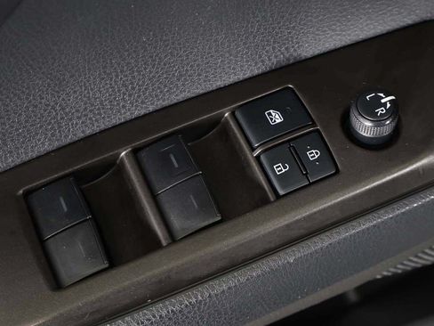 Used 2022 Toyota Camry SE FWD image 32