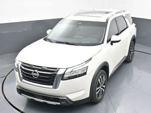 Used 2023 Nissan Pathfinder Platinum image 38