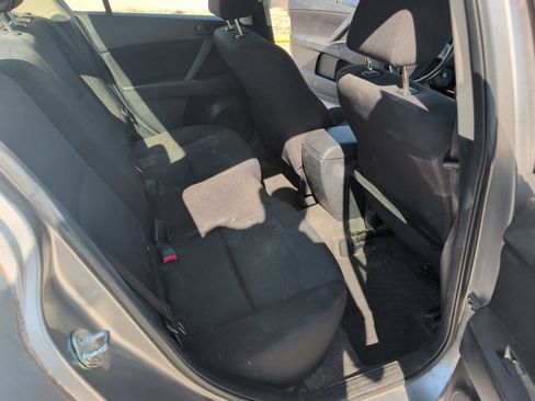 Used 2011 MAZDA MAZDA3 i Sport FWD image 17