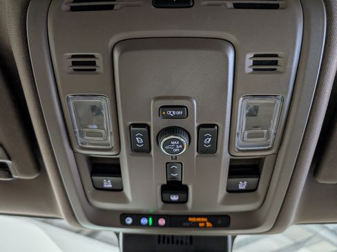 Used 2025 GMC Yukon Denali w/ Denali Reserve Package AWD/4WD image 28