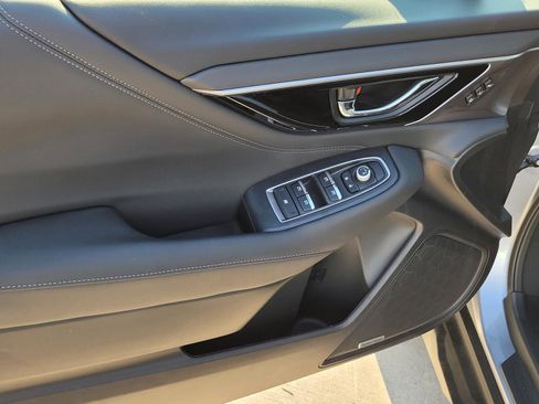 New 2025 Subaru Outback Limited image 4