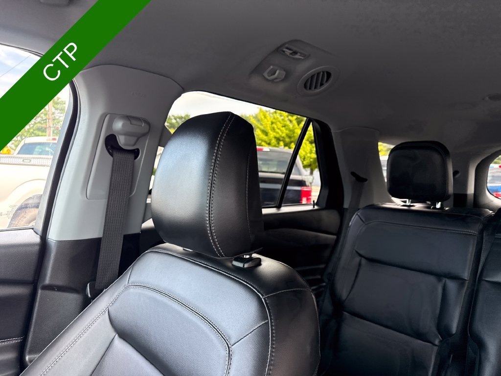 Used 2023 Ford Explorer XLT w/ Equipment Group 202A AWD/4WD image 37