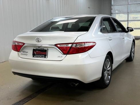 Used 2017 Toyota Camry XLE FWD image 5