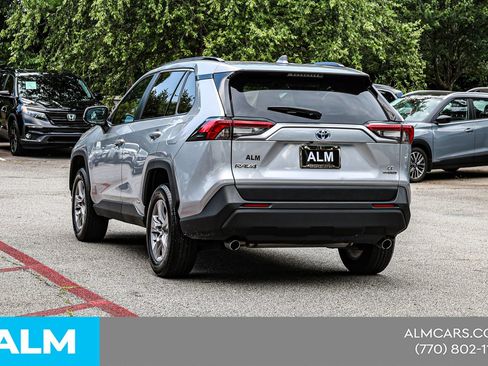 Used 2024 Toyota RAV4 LE AWD/4WD image 8