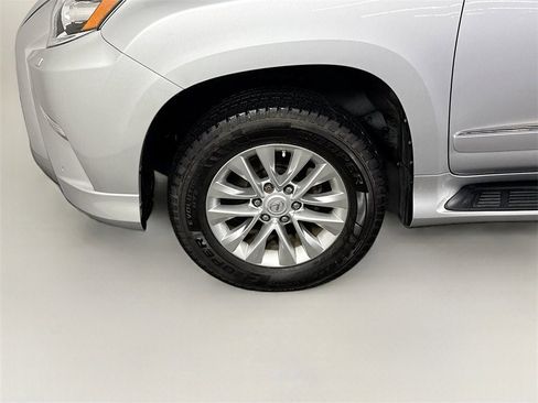 Used 2018 Lexus GX 460 image 26