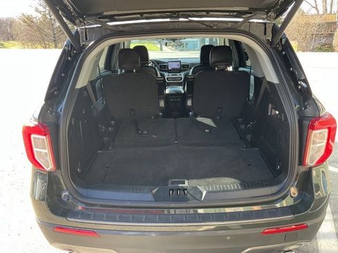 Certified 2022 Ford Explorer XLT w/ Equipment Group 202A AWD/4WD image 35