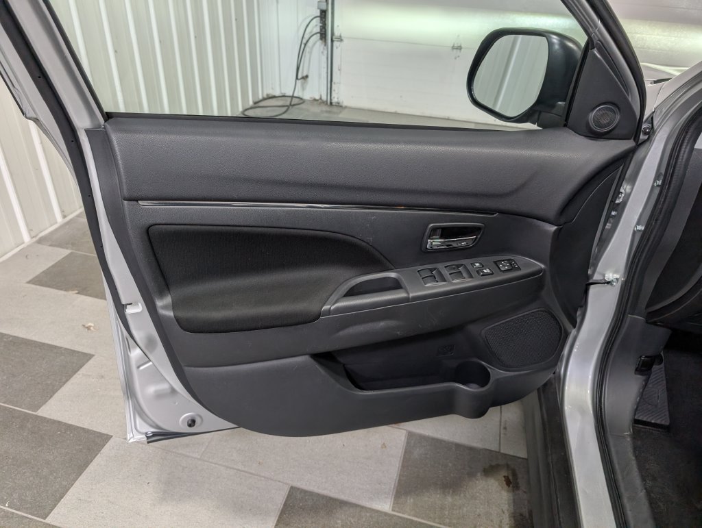 Used 2026 Mitsubishi Outlander Sport ES AWD/4WD image 11