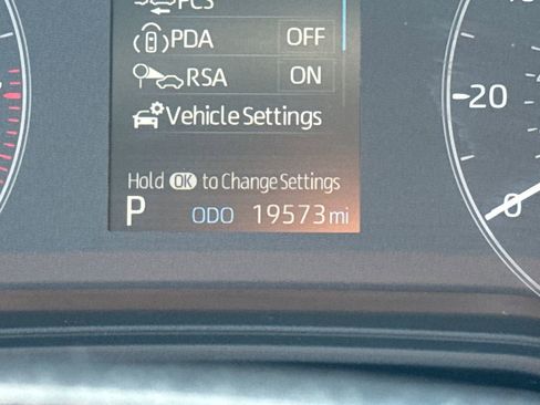 Used 2025 Toyota Corolla LE image 26