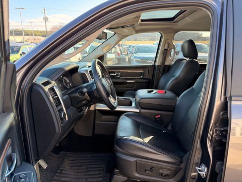 Used 2017 RAM 1500 Laramie w/ Convenience Group image 9