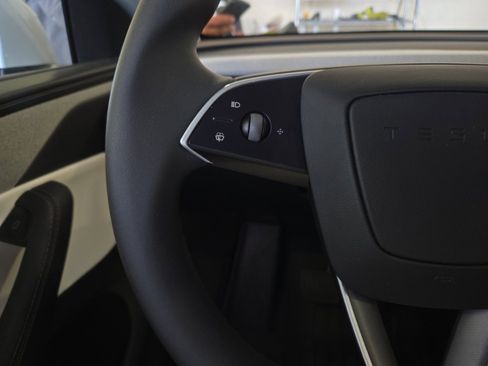 Used 2026 Tesla Model Y Long Range AWD/4WD image 15