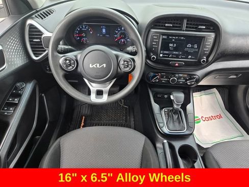 Used 2022 Kia Soul LX w/ Technology Package FWD image 14