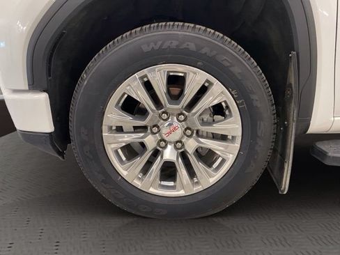 Used 2024 GMC Sierra 1500 Denali w/ Technology Package AWD/4WD image 17