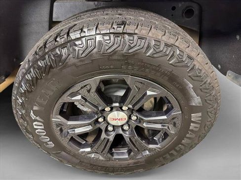 Used 2024 GMC Canyon Elevation RWD image 17